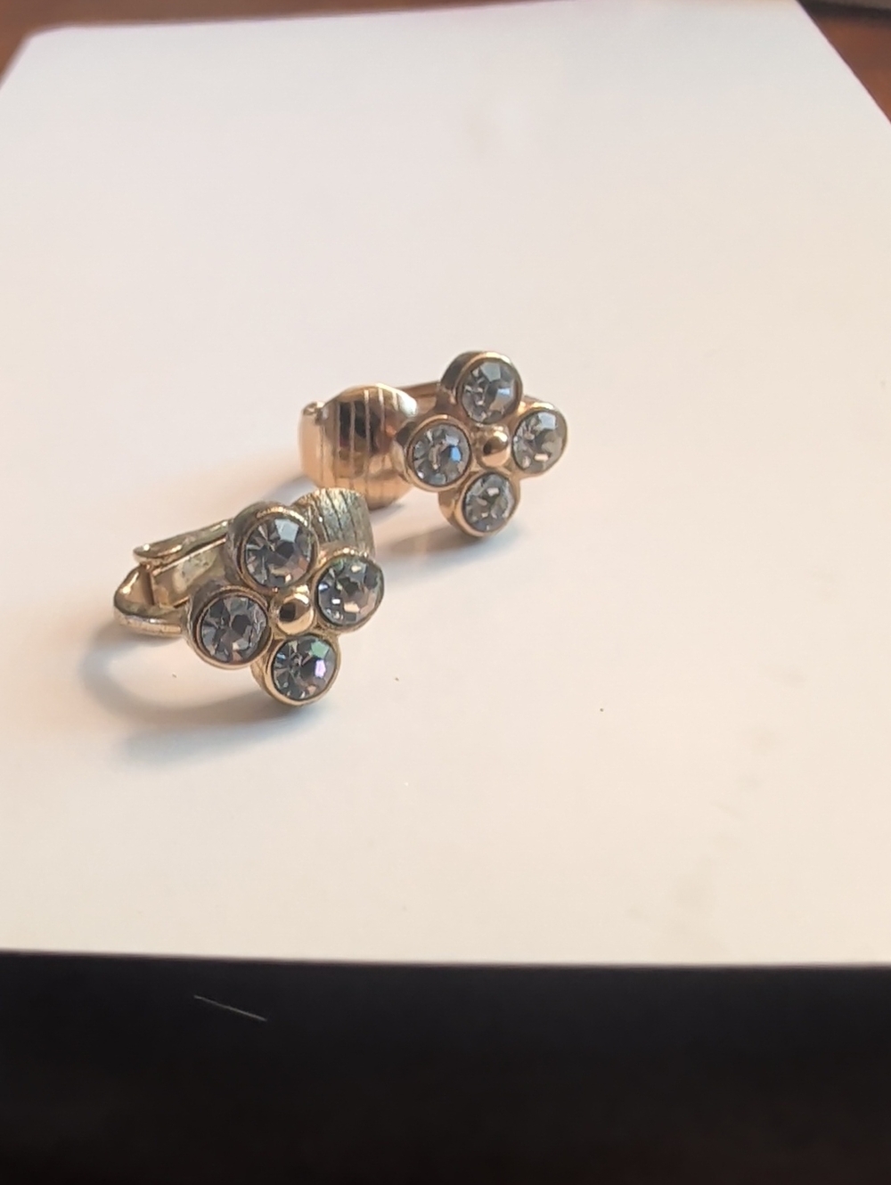 Avon Earrings 10kt gp rhinestone Floral delicate feminine Vintage gold plated